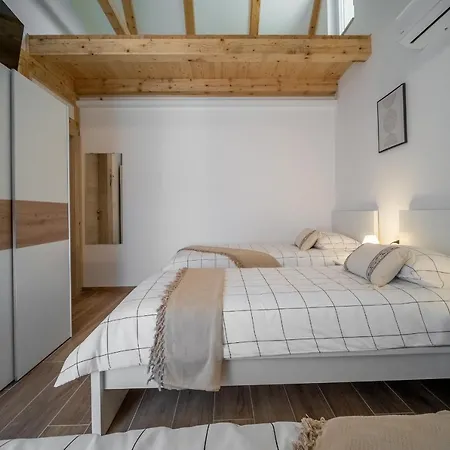 Villa Nesa - Beautiful Guest House At Continental Croatia With Outdoor Swimming Pool, Sauna And 3 Bedrooms Plaski Exterior photo