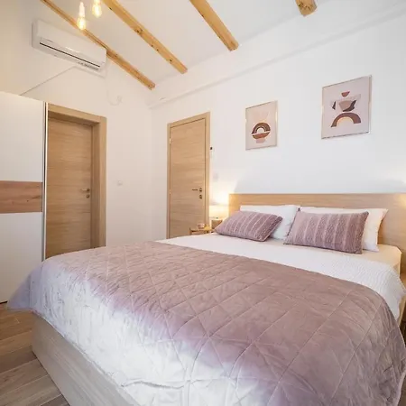 Villa Nesa - Beautiful Guest House At Continental Croatia With Outdoor Swimming Pool, Sauna And 3 Bedrooms Plaski Exterior photo