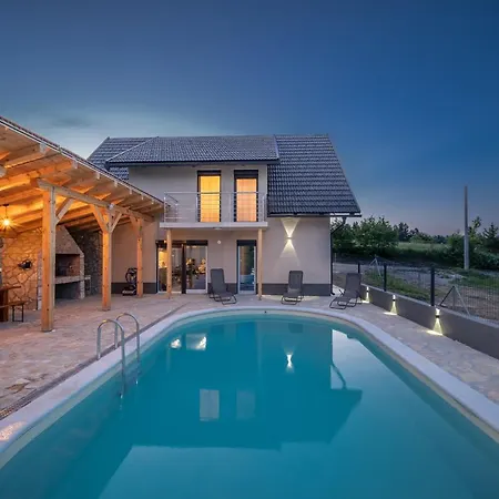Villa Nesa - Beautiful Guest House At Continental Croatia With Outdoor Swimming Pool, Sauna And 3 Bedrooms Plaski Exterior photo