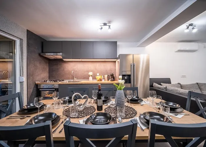 Villa Nesa - Beautiful Guest House At Continental Croatia With Outdoor Swimming Pool, Sauna And 3 Bedrooms