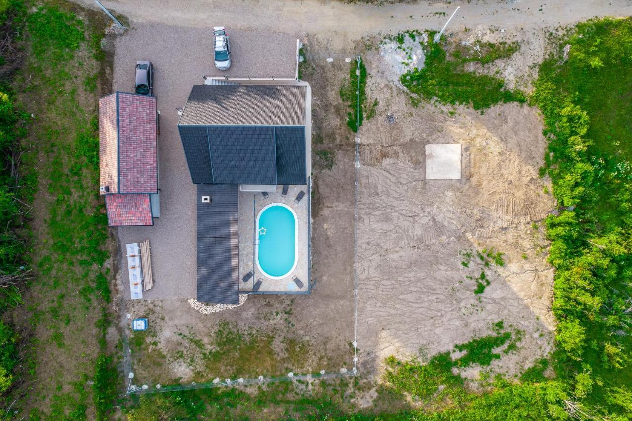 Nesa - Beautiful At Continental Croatia With Outdoor Swimming Pool, Sauna And 3 Bedrooms Plaski