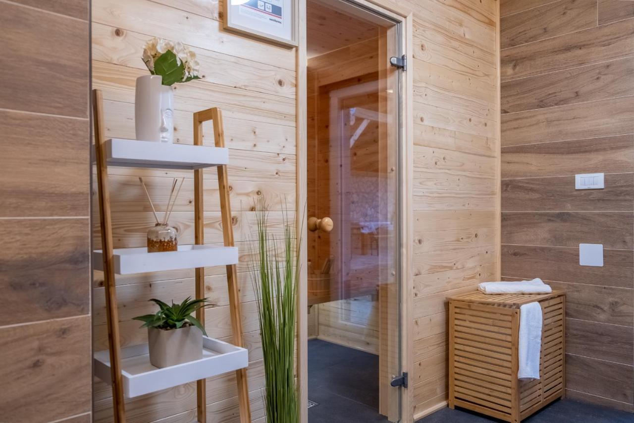 Nesa - Beautiful At Continental Croatia With Outdoor Swimming Pool, Sauna And 3 Bedrooms Plaski