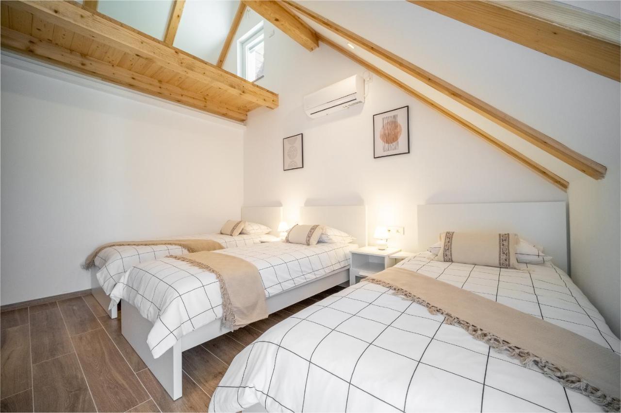 Villa Nesa - Beautiful At Continental Croatia With Outdoor Swimming Pool, Sauna And 3 Bedrooms *